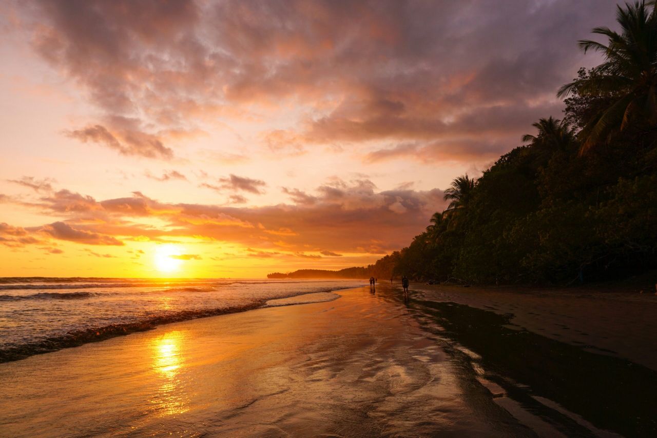 Uvita et coucher de soleil